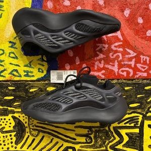 Yeezy 700 v3 “alpha”